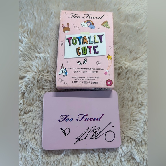 Too Faced Totally Cute Eyeshadow Palette - Signed by Co founder Jerrod Blandino - Picture 2 of 8